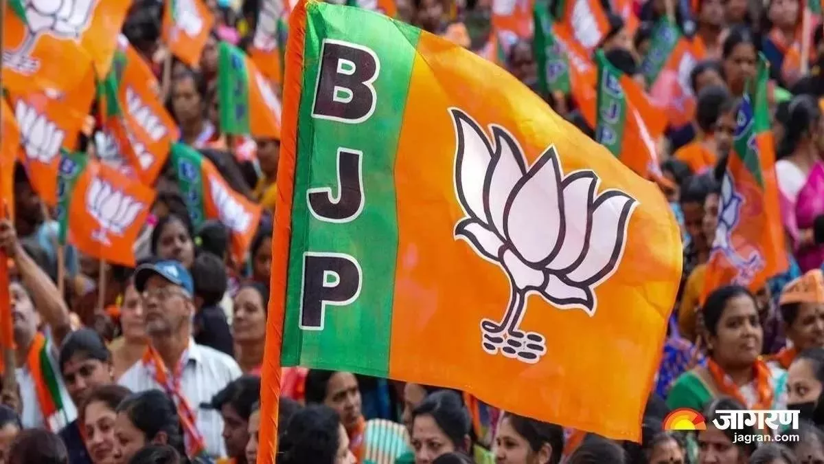 सत्ता में आते ही BJP में गुटबाजी बढ़ी