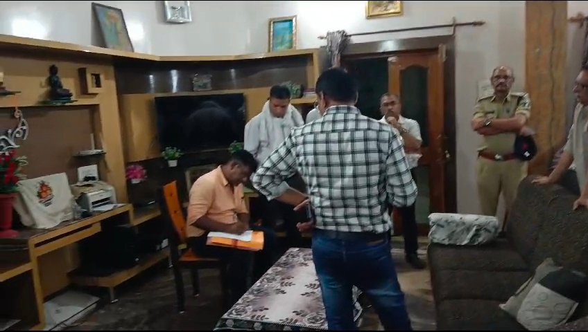 KORBA:रिश्वत की आय से कितनी संपत्ति बनाई,खंगाल रही ACB,देखें video