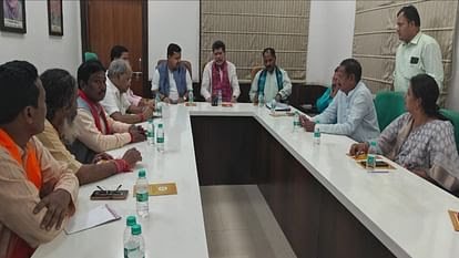 CG:नए विधायकों को दलालों से दूर रहने की नसीहत,आमजन के बीच जाएं