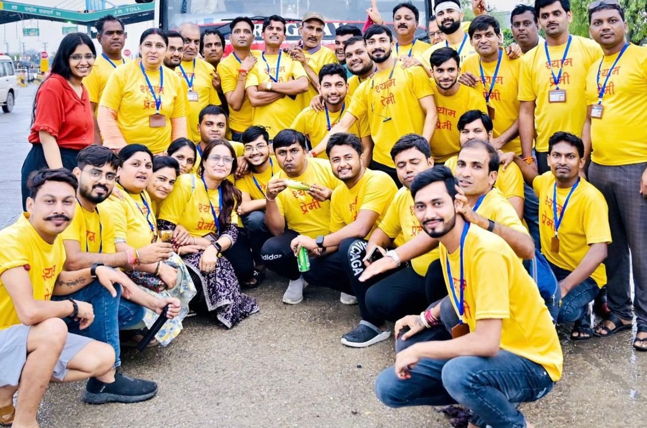 श्याम की टोली ले जा रही खाटू श्याम व जयपुर यात्रा पर